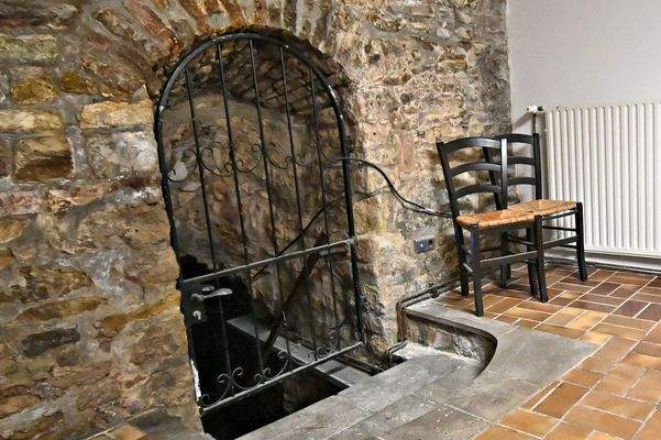 Zugang alter Gewölbekeller