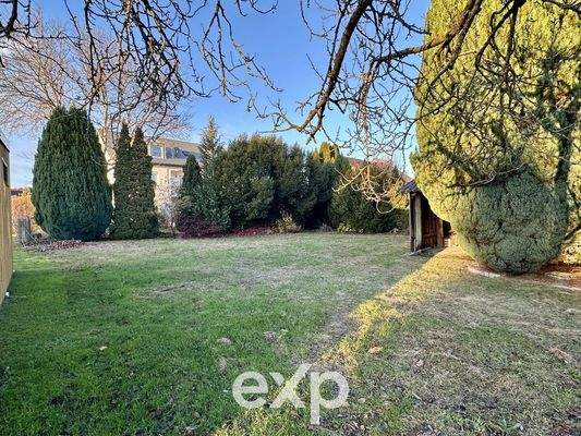 Grundstück mit Hütte 