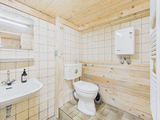 CAM01223G0-PR0125-STILL027