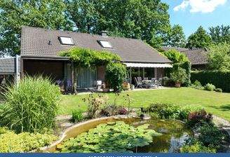 Gartenidylle mit Teich