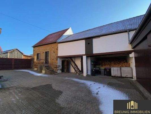 Nebengebäude und Unterstand