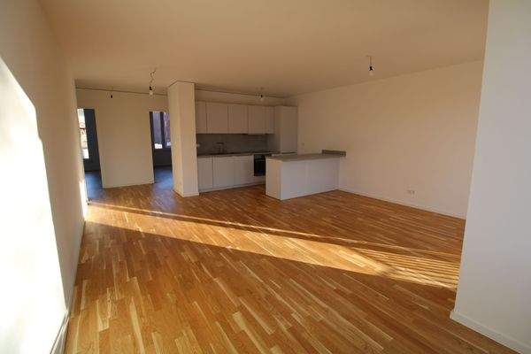 Helle Wohnung mit Küche