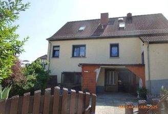 Haus von vorne 
