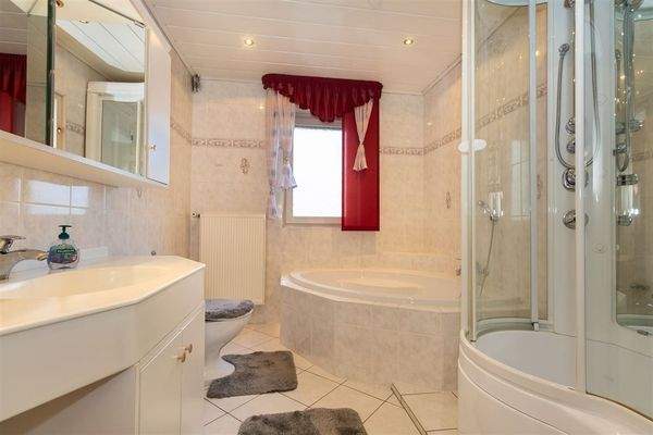 Badezimmer Erdgeschoss