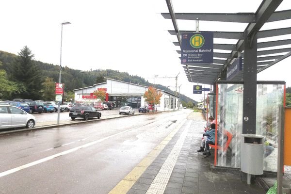 Bahnhof u. Rewemarkt Münstertal.JPG