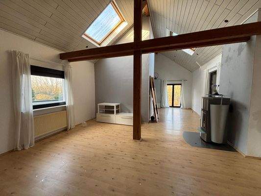 Lichtdurchfluteter großzügiger Wohnbereich im Erdgeschoss