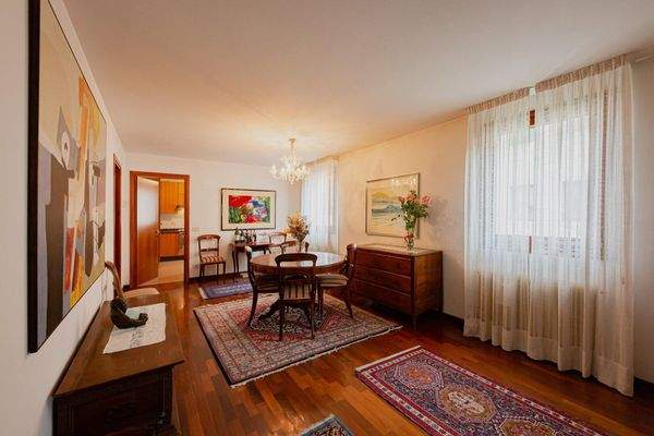 Eckhaus in Udine in der Via Grazzano