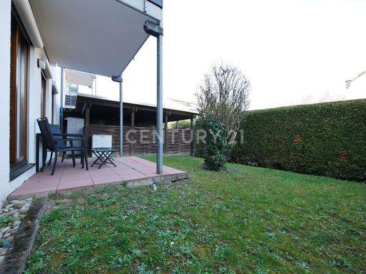 Garten samt Terrasse