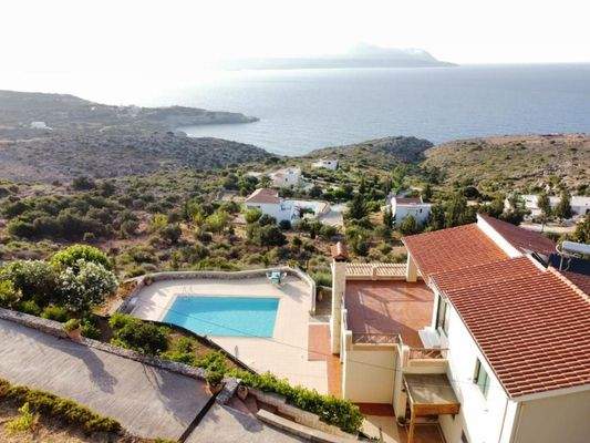 Luxuriöse Villa mit atemberaubendem Panoramablick