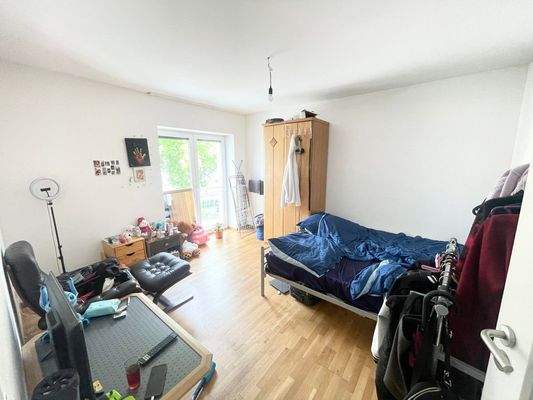 Schlafzimmer OG links