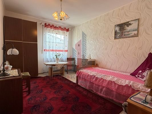 insgesamt zwei Zimmer
