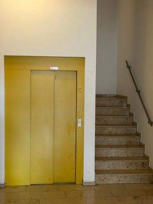 Aufzug Treppenhaus