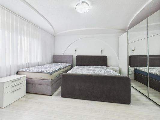 Schlafzimmer UG
