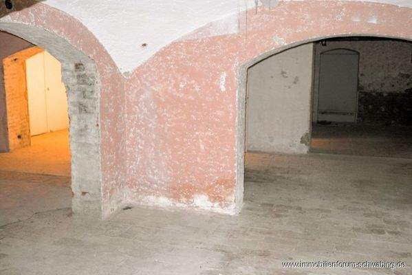 Blick Eingang nach vorn und links Rohzustand