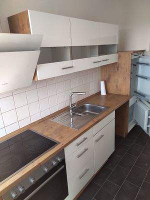 Küche mit Geräten.jpg