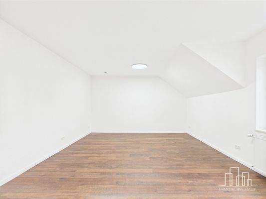 CAM02839G0-PR0260-STILL004