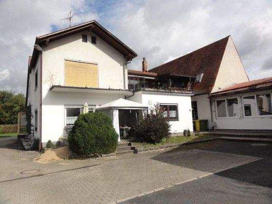 Geb.1 Außenansicht3.JPG