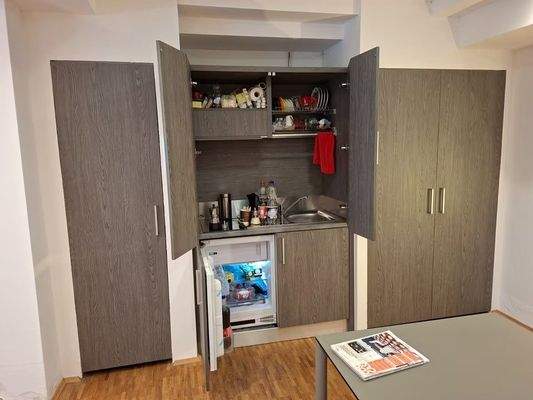 Teeküche Nebenraum 1.jpg