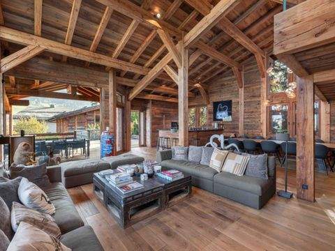 COMBLOUX Renditeobjekte, Mehrfamilienhäuser, Geschäftshäuser, Kapitalanlage