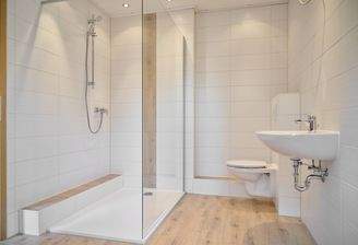 barrierearmes Duschbad