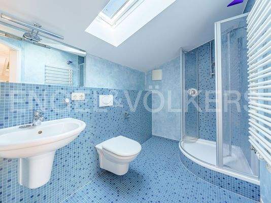 Bad en Suite zu Zimmer 2 im Obergeschoss