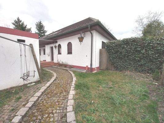 Gemeinschaftsfläche hinter der Garage