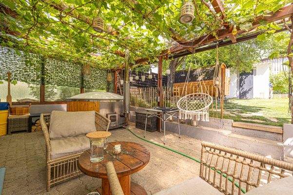 Pergola mit Whirlpool