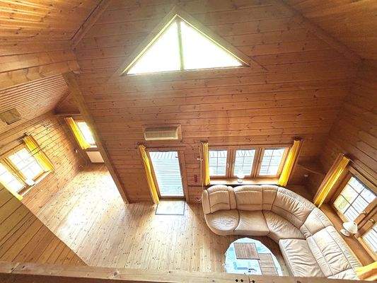 Blick von Galerie zum EG