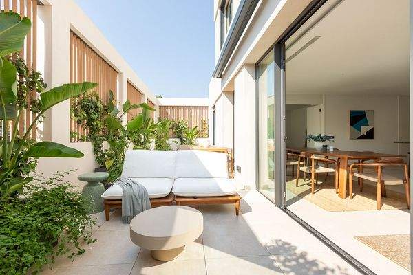 Terrasse und Esszimmer