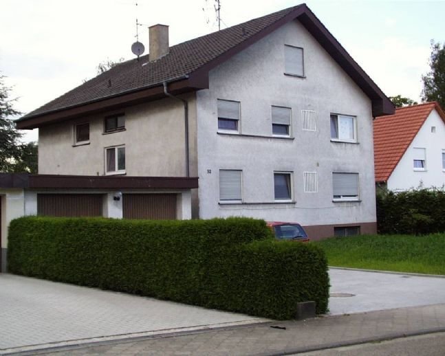 Zweifamilienhaus, ausbaufähig, mit großem Grundstück