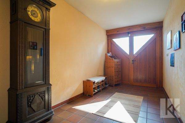 Großzügiges Entree mit Platz für Garderobe