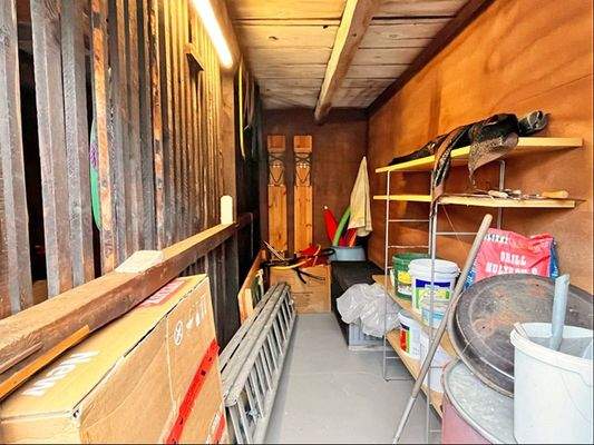 Schuppen im Nebengebäude