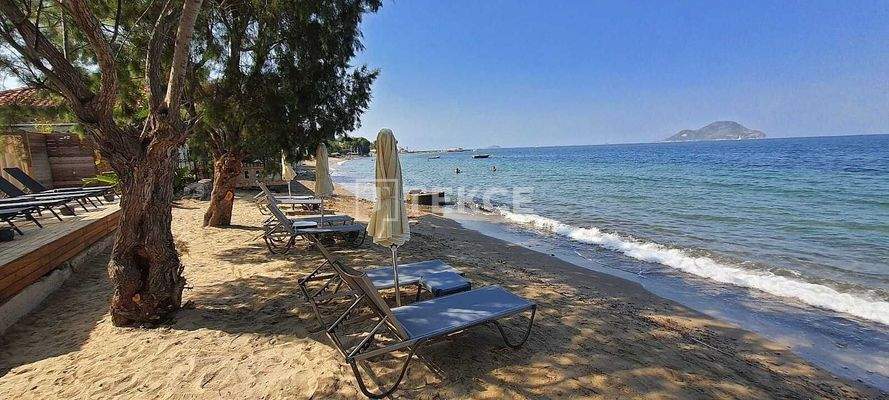 Flats for Sale in a Beachfront Complex in Bodrum Gümüşlük