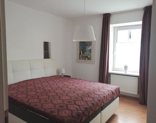 Schlafzimmer 1
