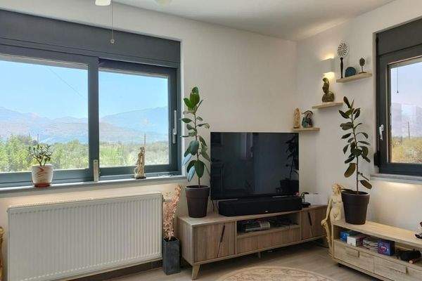 Kreta, Kalamitsi Amigdali: Charmantes kretisches Haus mit privatem Olivenhain und Bergblick zu verkaufen