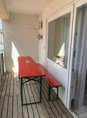 Blick vom Schlafzimmer auf den Balkon