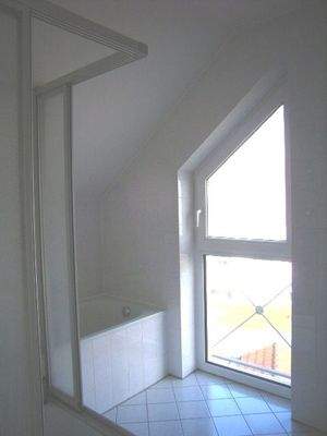 Bad mit Dusche und Wanne