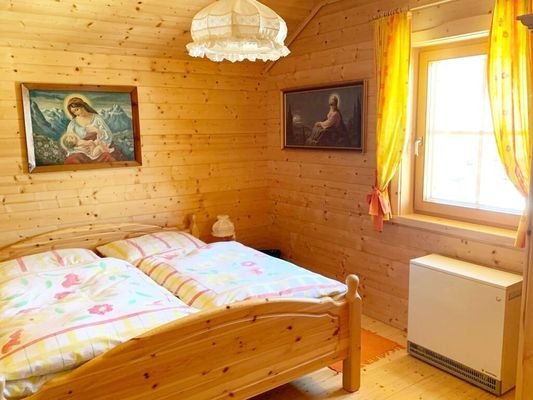 Schlafzimmer 1 (mit Doppelbett) OG
