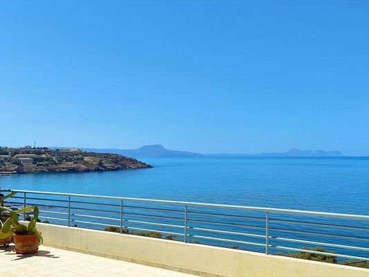 Kreta, Rethymno: Einzigartiges Apartment mit Meerblick in Strandnähe zu verkaufen