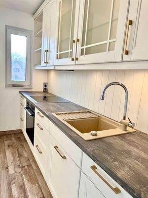 Voll ausgestattete Einbauküche