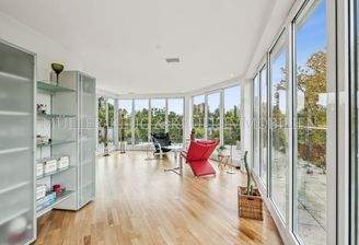 backbone_577089-B_001_HD