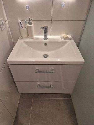 hängender Waschtisch