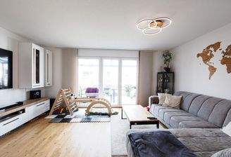 Das helle Wohnzimmer