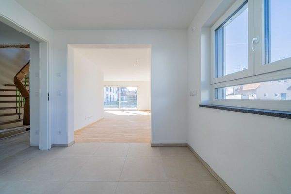 Küche mit Blick auf Terrasse