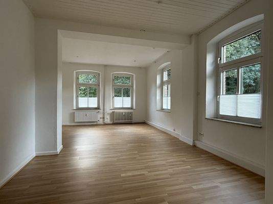 Gewerbe EG links mitte