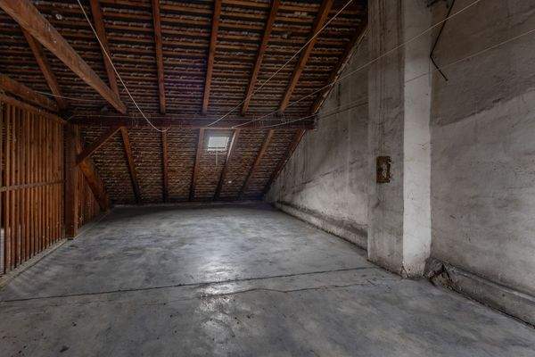 Großzügiger Dachboden mit hervorragendem Ausbaupotenzial und Betondecke