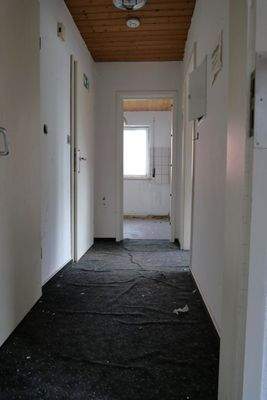 Flur mit Blick Richtung Küche