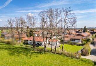 Sonniges Grunsdtück in ruhiger Lage