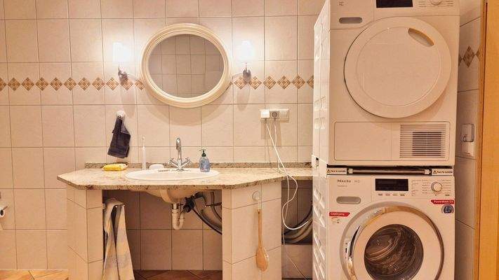 Waschmaschine und Trockner