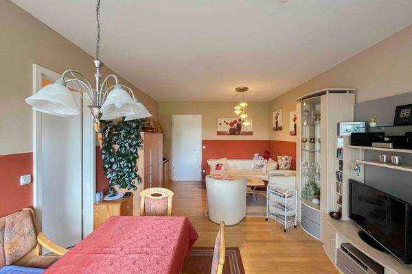 Wohnzimmer von Balkonseite